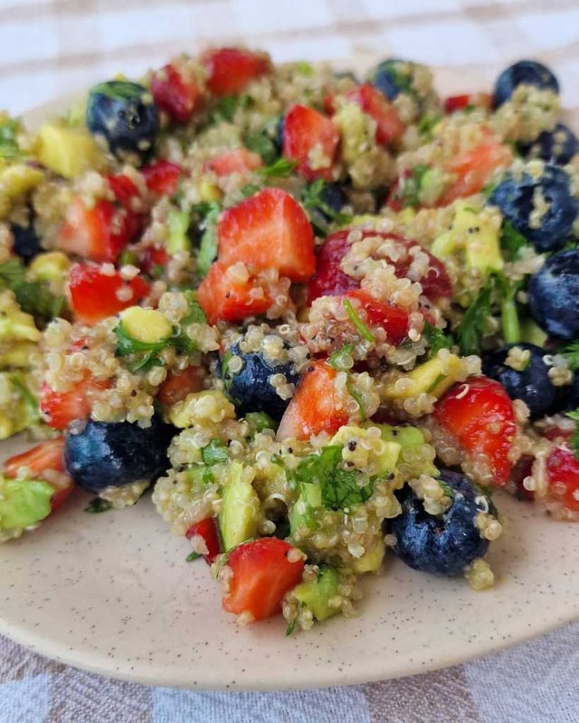 berry avocado quinoa salad recipe