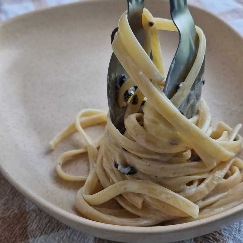 serving pasta