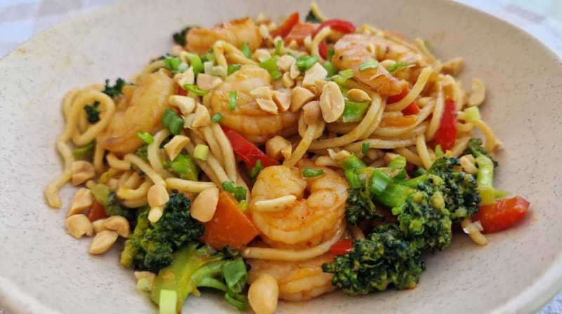Stir-fry Noodles with Shrimp and Vegetables recipe