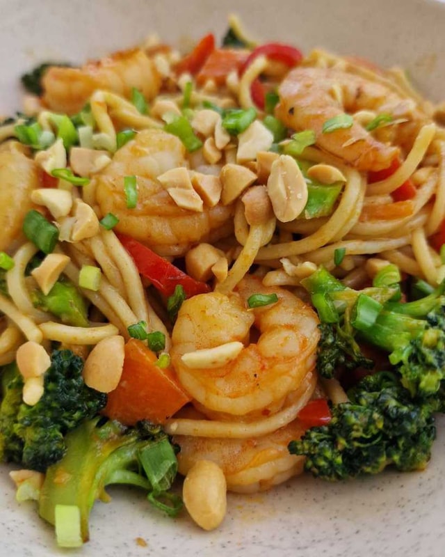 Stir-fry Noodles with Shrimp and Vegetables recipe