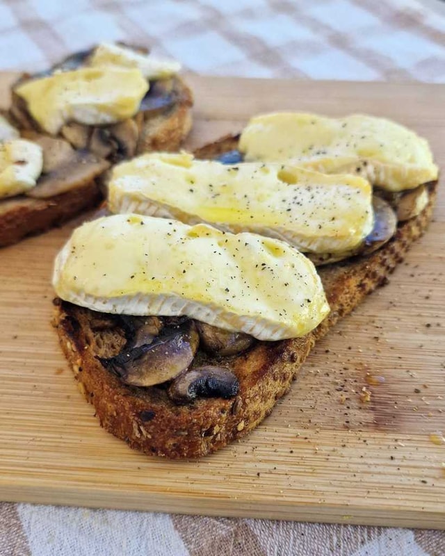 Mushroom Bruschetta with Brie and Truffle Oil