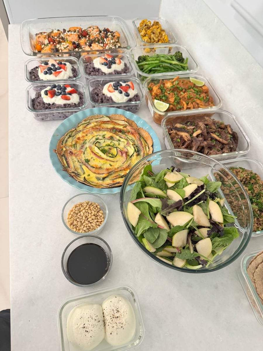 Mediterranean-inspired proteins paired with fresh seasonal produce and wholesome grains.