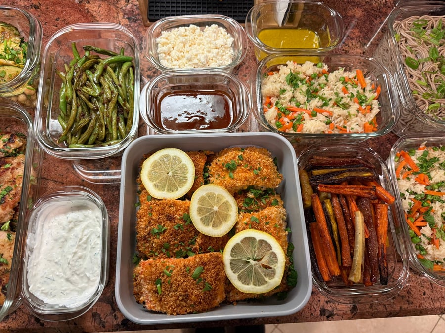 Soy-free weekly menu crossing Japanese teriyaki, Mediterranean sides and American comfort plates