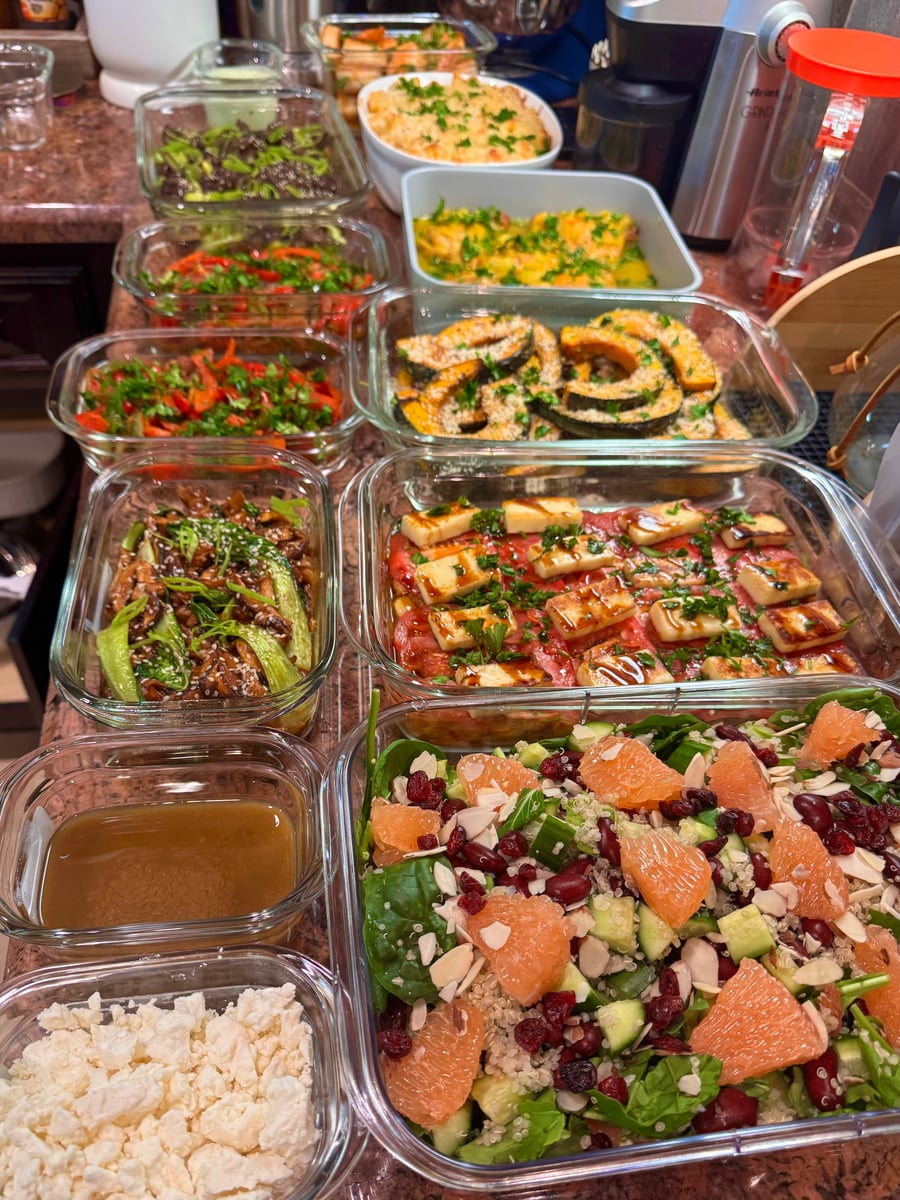 Mediterranean-inspired wellness menu featuring lean proteins and seasonal roasted vegetables.