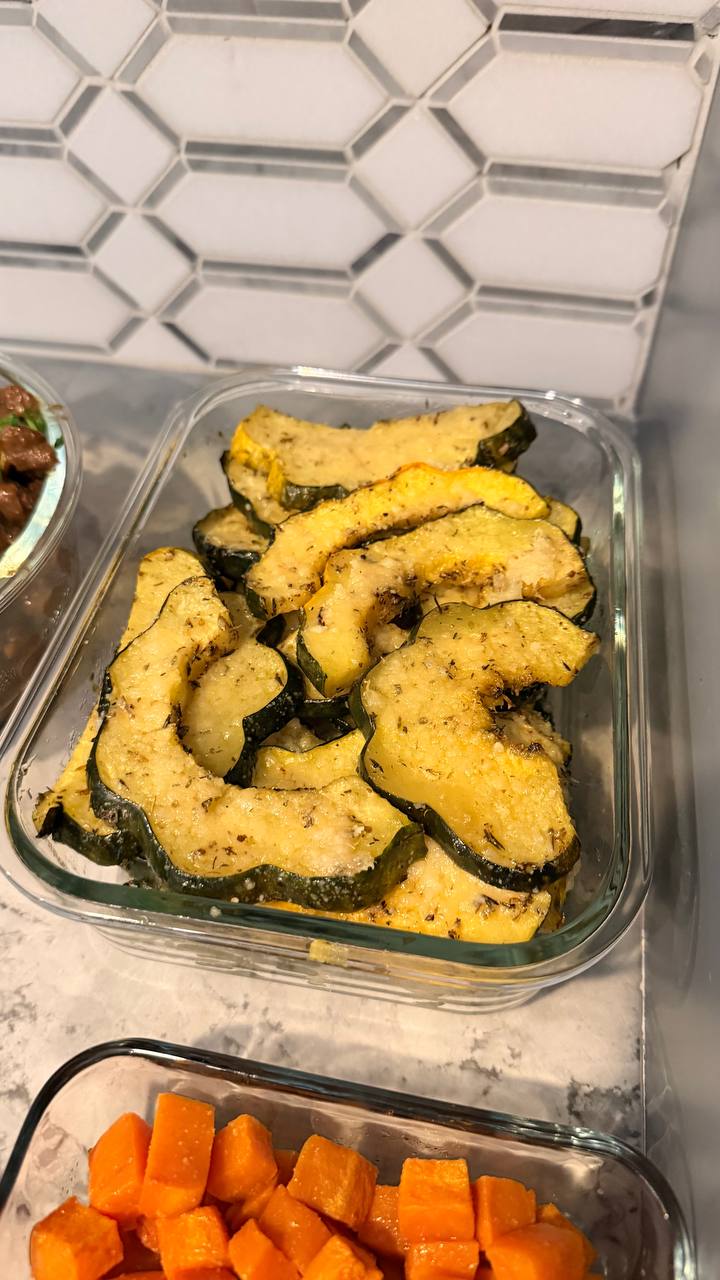 Global-Inspired Fusion with Emphasis on Fresh Produce and Lean Proteins