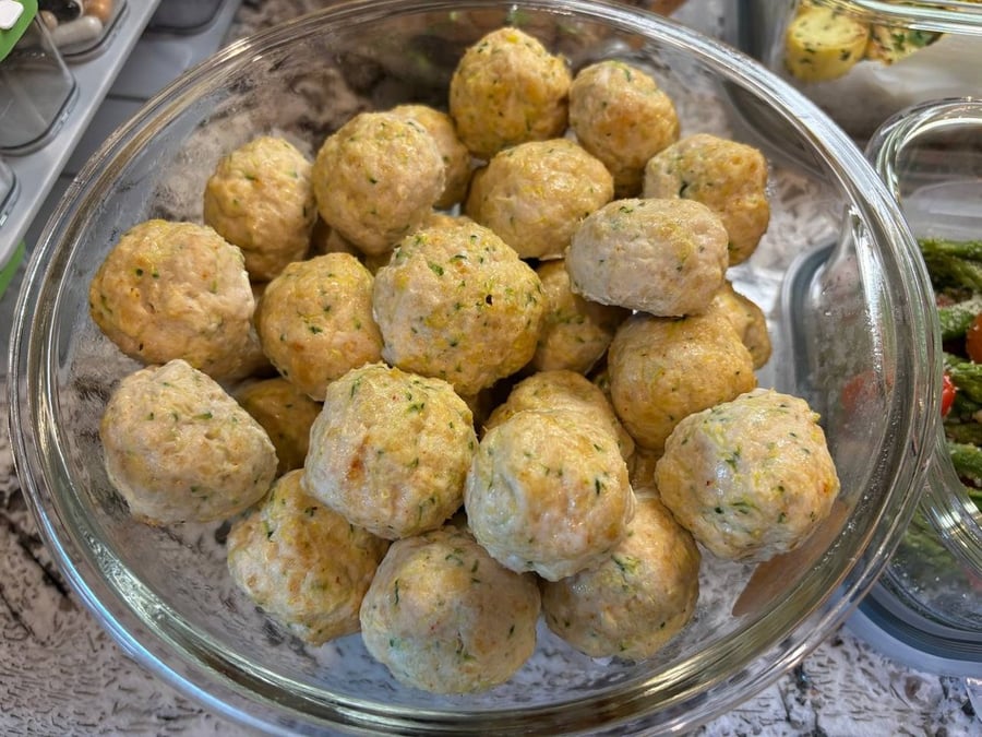 Bowl of turkey zucchini meatballs